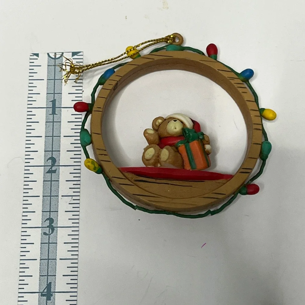 VTG Christmas Teddy Bear Ornament‎ Wood Barrel Ring Lights Round Hanging Decor